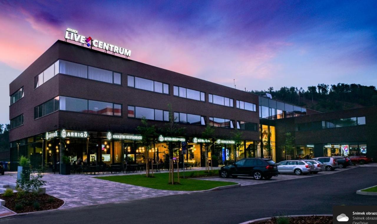 Armex Livecentrum Дечин Екстериор снимка